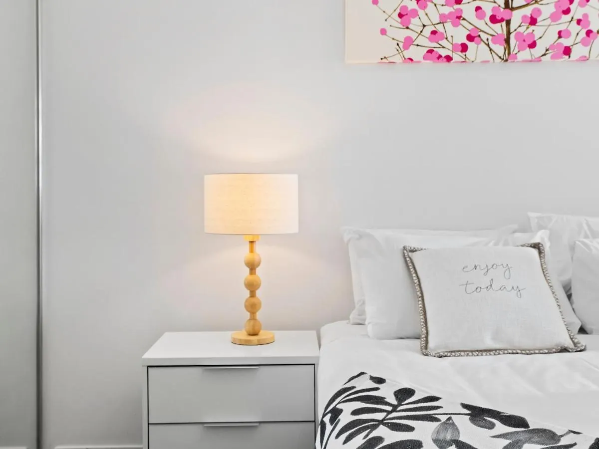 Artsy Destination Compact & Cosy 2 Bedroom Apart At Valley Brisbane
